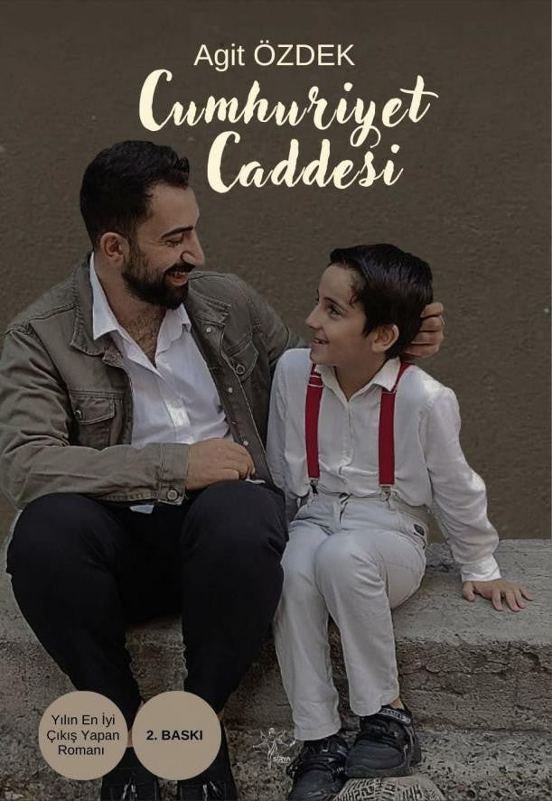 Cumhuriyet Caddesi - Agit Özdek kitap kapağı